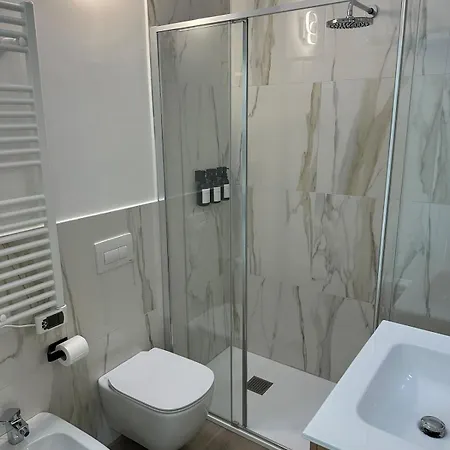 Off 32 בית הארחה 3*
